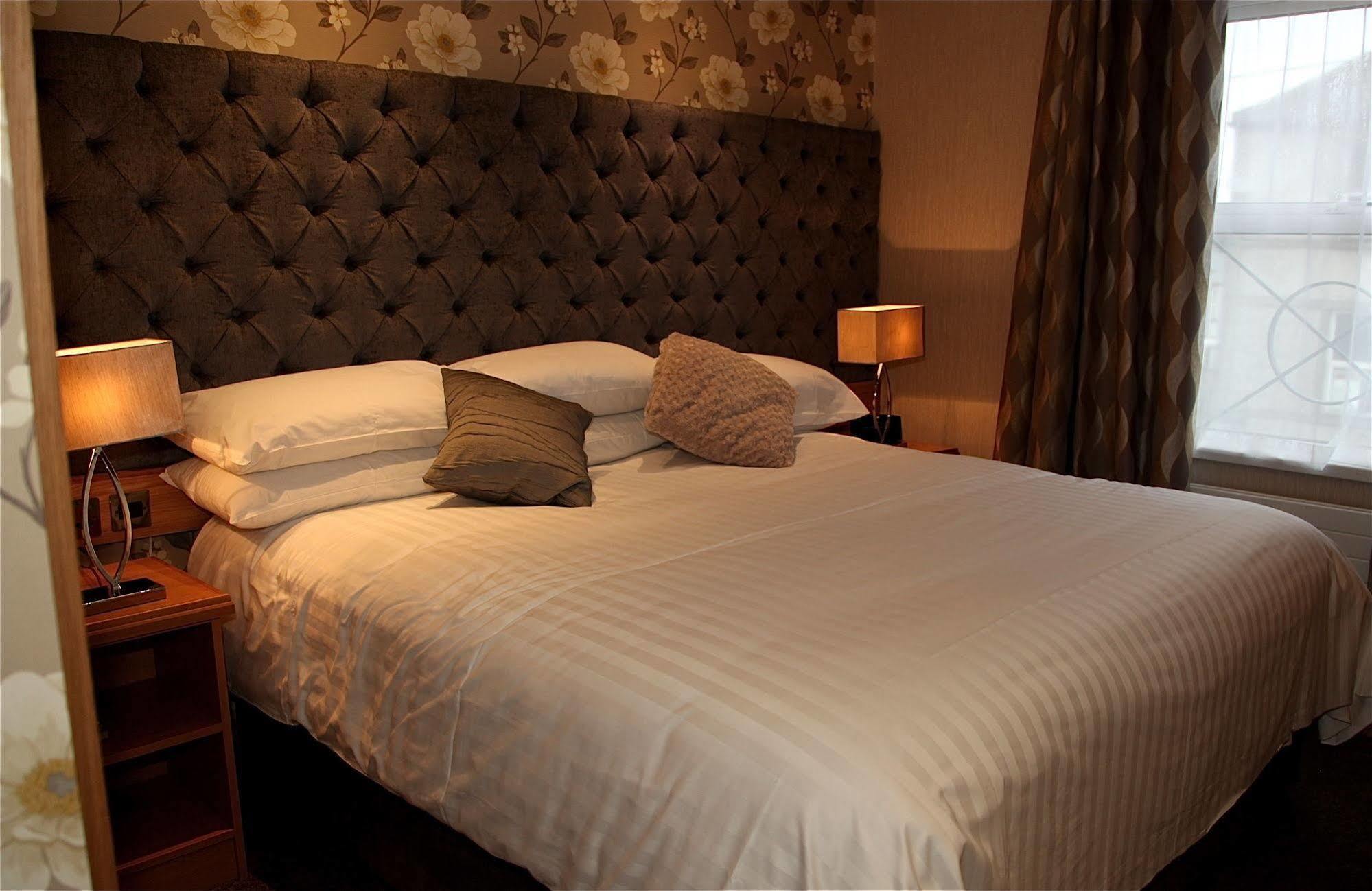 The Royal Hotel Cookstown Dış mekan fotoğraf